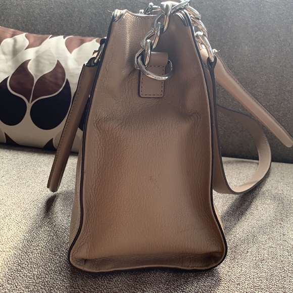 Michael Kors Purse! - Picture 4 of 9